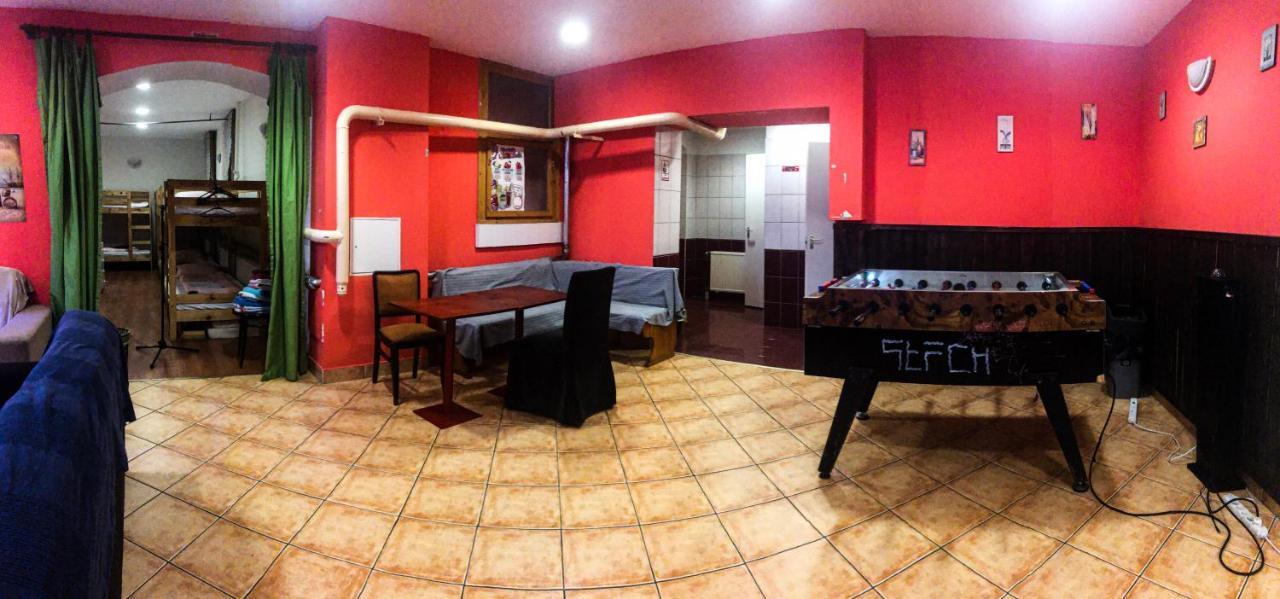 Whole Basement Former Pub3 For Bachelor / Bachelorette Party Будапеща Екстериор снимка