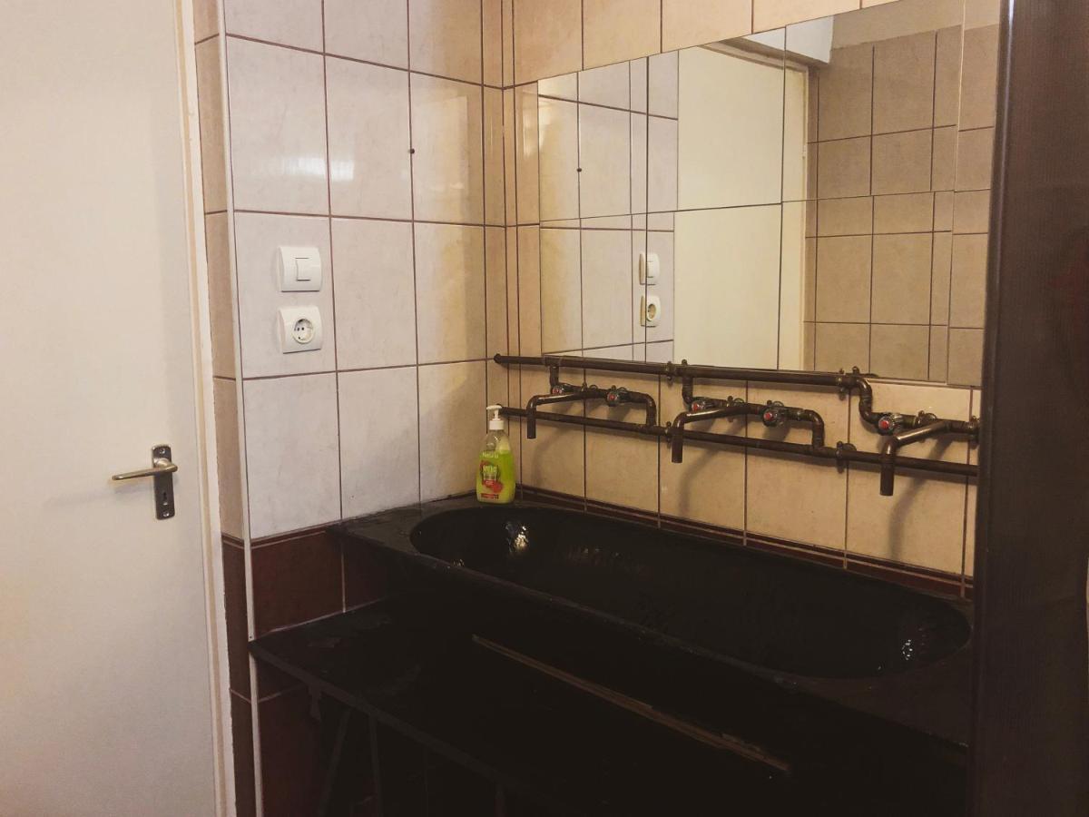 Whole Basement Former Pub3 For Bachelor / Bachelorette Party Будапеща Екстериор снимка