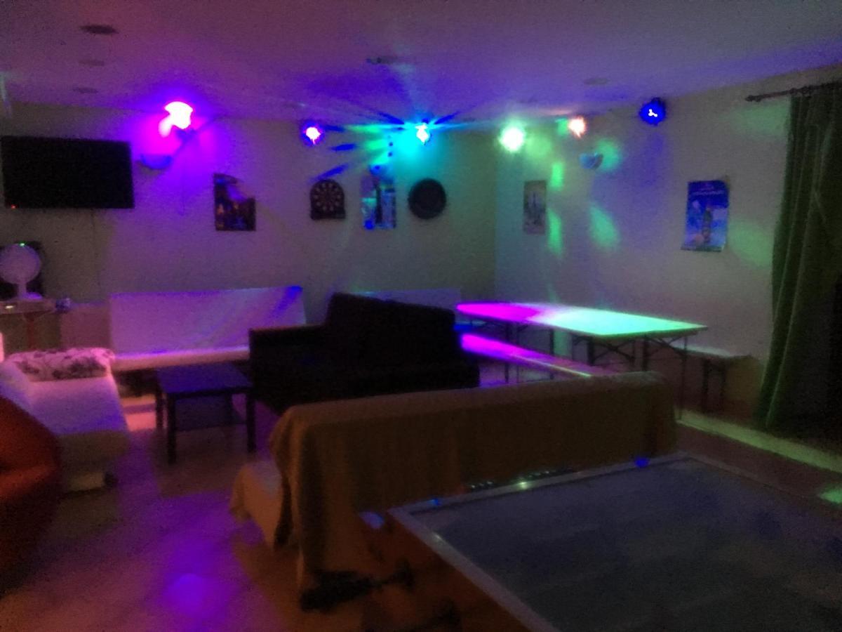 Whole Basement Former Pub3 For Bachelor / Bachelorette Party Будапеща Екстериор снимка