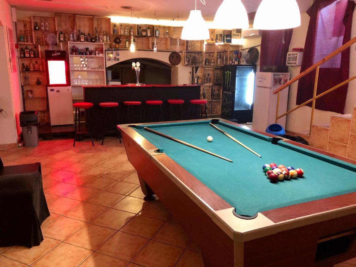 Whole Basement Former Pub3 For Bachelor / Bachelorette Party Будапеща Екстериор снимка