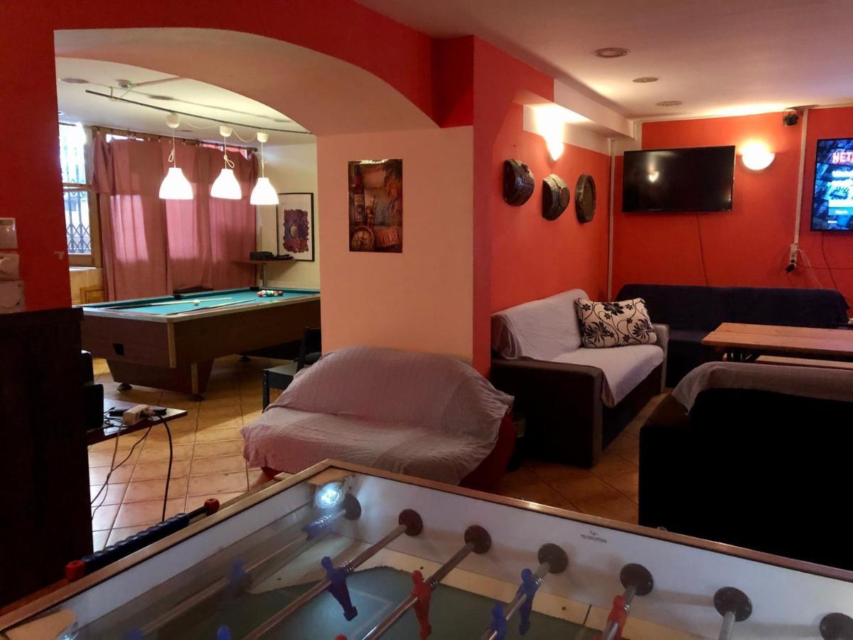 Whole Basement Former Pub3 For Bachelor / Bachelorette Party Будапеща Екстериор снимка