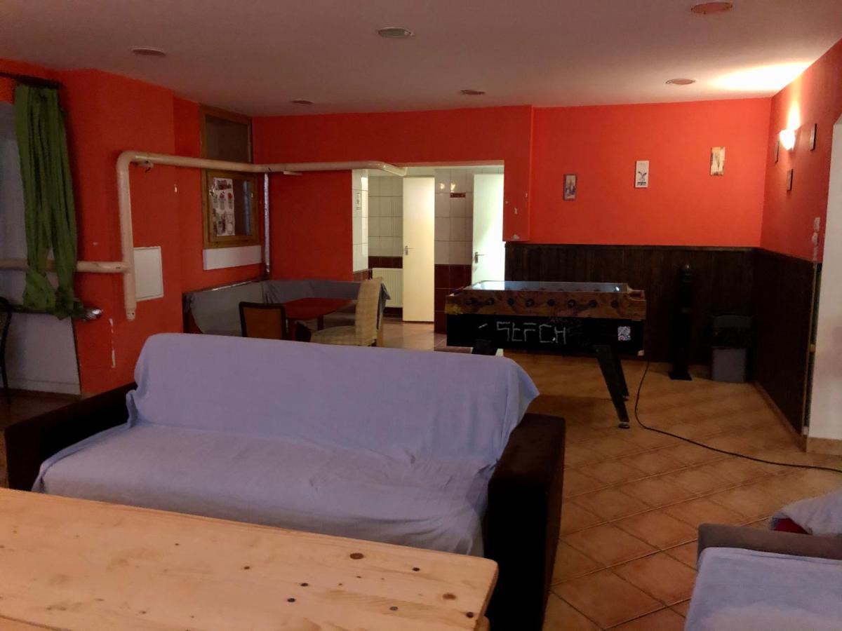 Whole Basement Former Pub3 For Bachelor / Bachelorette Party Будапеща Екстериор снимка