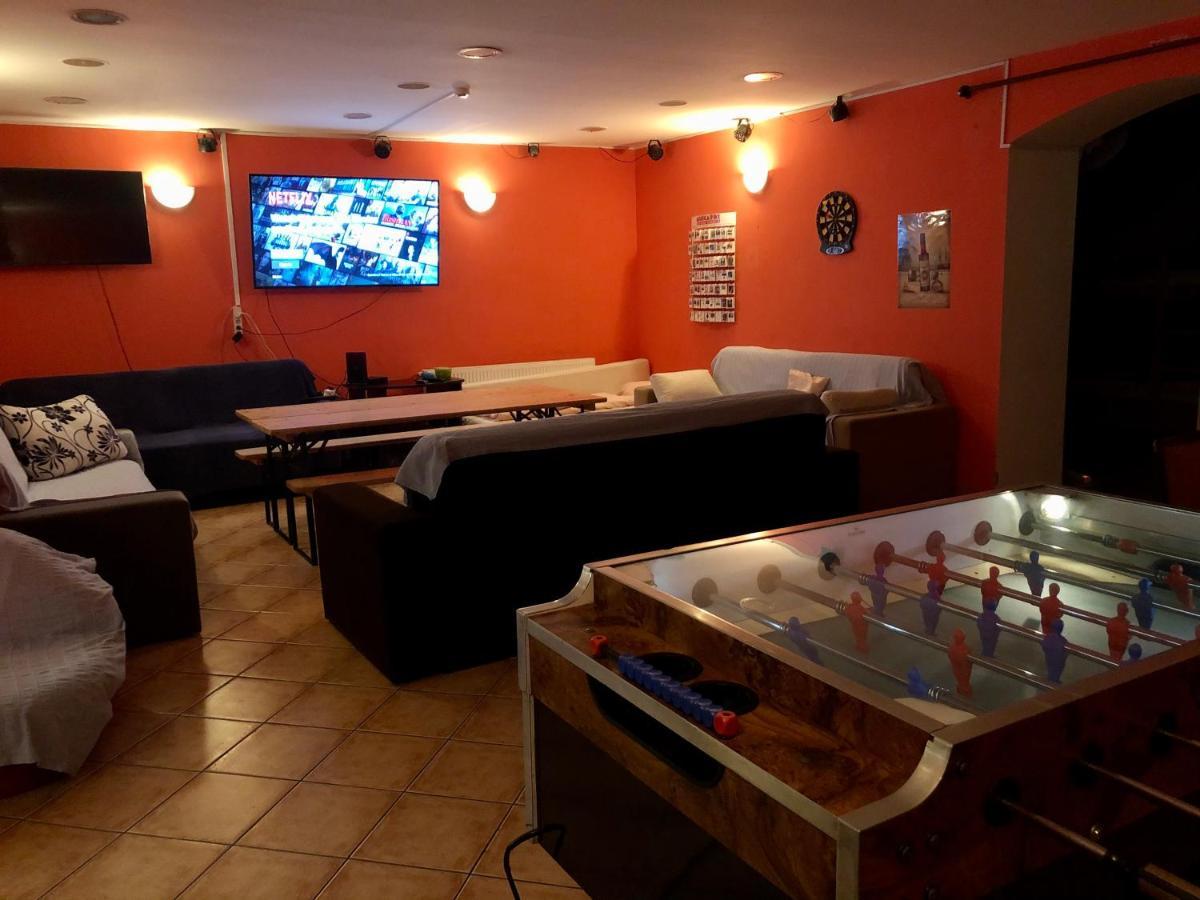 Whole Basement Former Pub3 For Bachelor / Bachelorette Party Будапеща Екстериор снимка